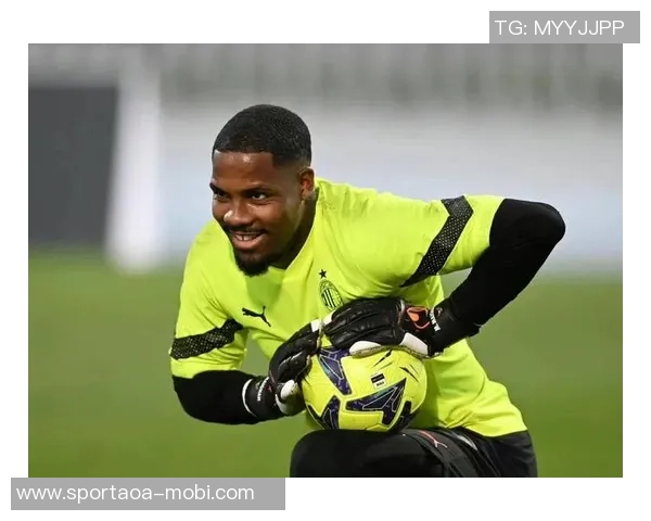 十年前只需百万的迈尼昂巴黎青训出身如今成米兰门神